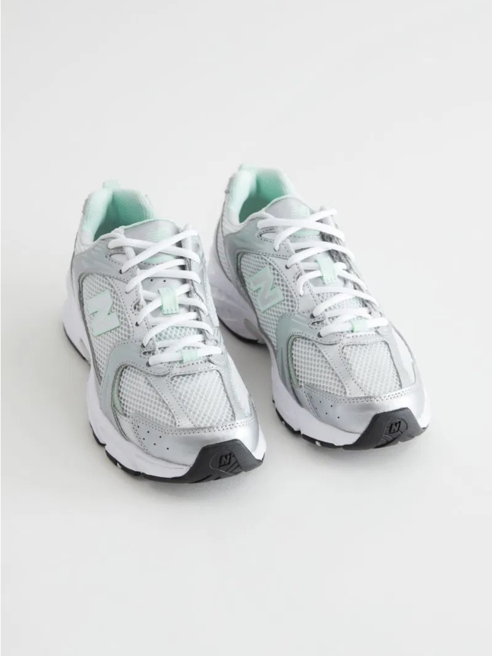 New Balance 530 Women's Silver and Mint Athletic Running Sneakers - W8.5/M7